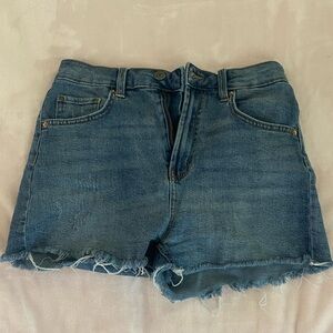 WILD FABLE BLUE JEAN SHORTS SIZE SMALL!!